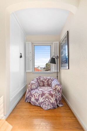 Interior - Above Chateau Marmont - Fantastic 3-bedroom house in Los Angeles perfect getaway (Los Angeles)
