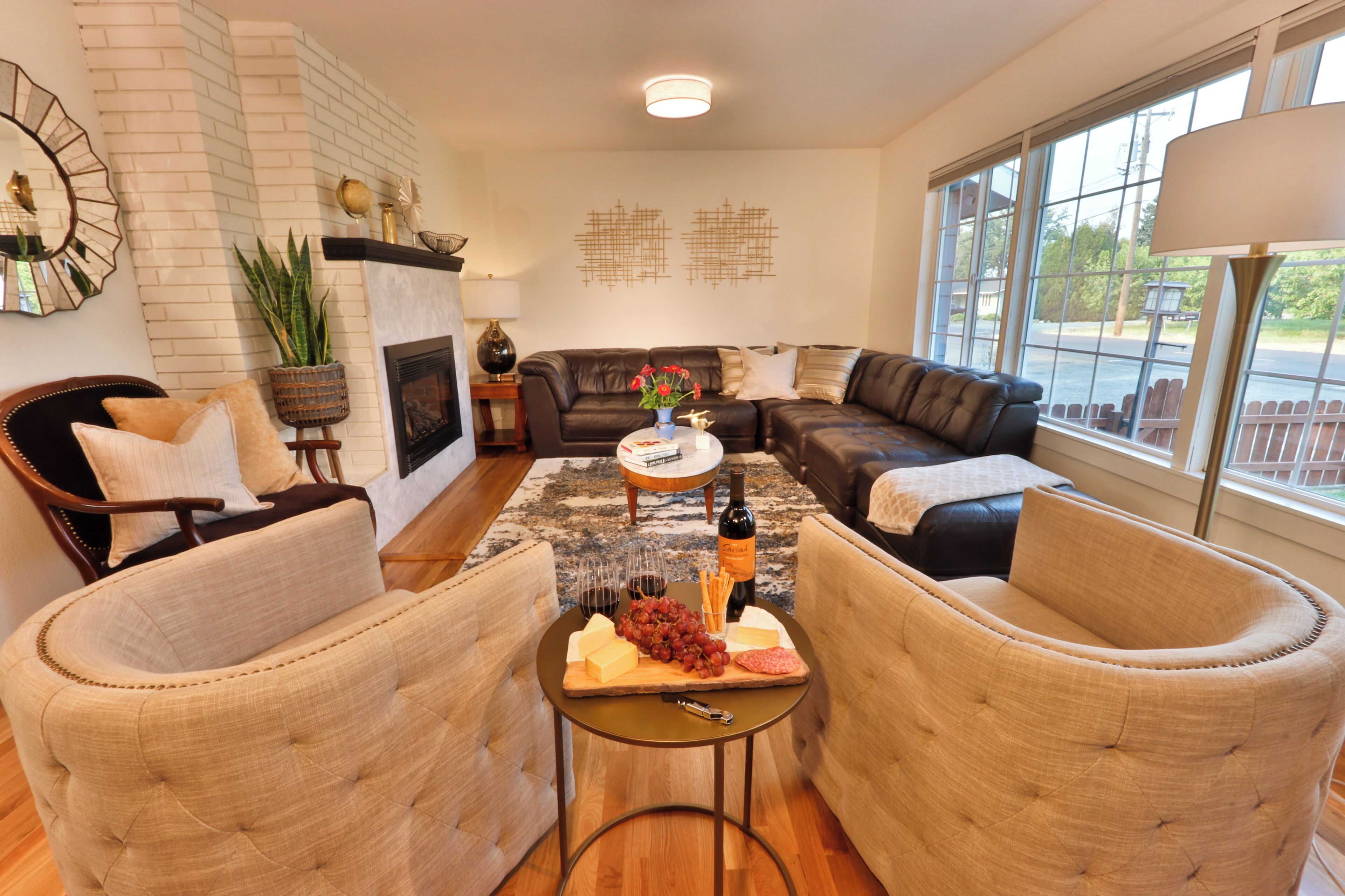 Smart TV, fireplace, DVD player, books