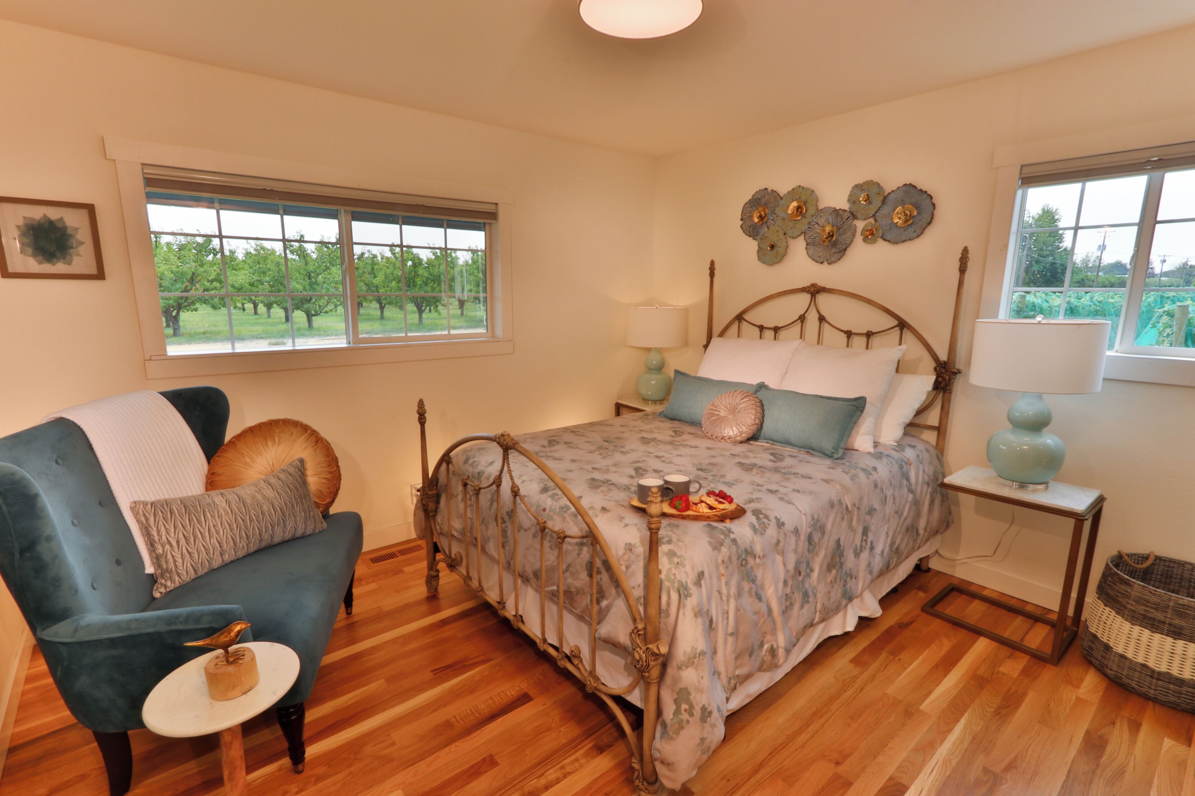 Iron/ironing board, free WiFi, bed sheets, wheelchair access