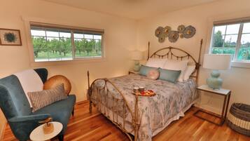 Iron/ironing board, free WiFi, bed sheets, wheelchair access
