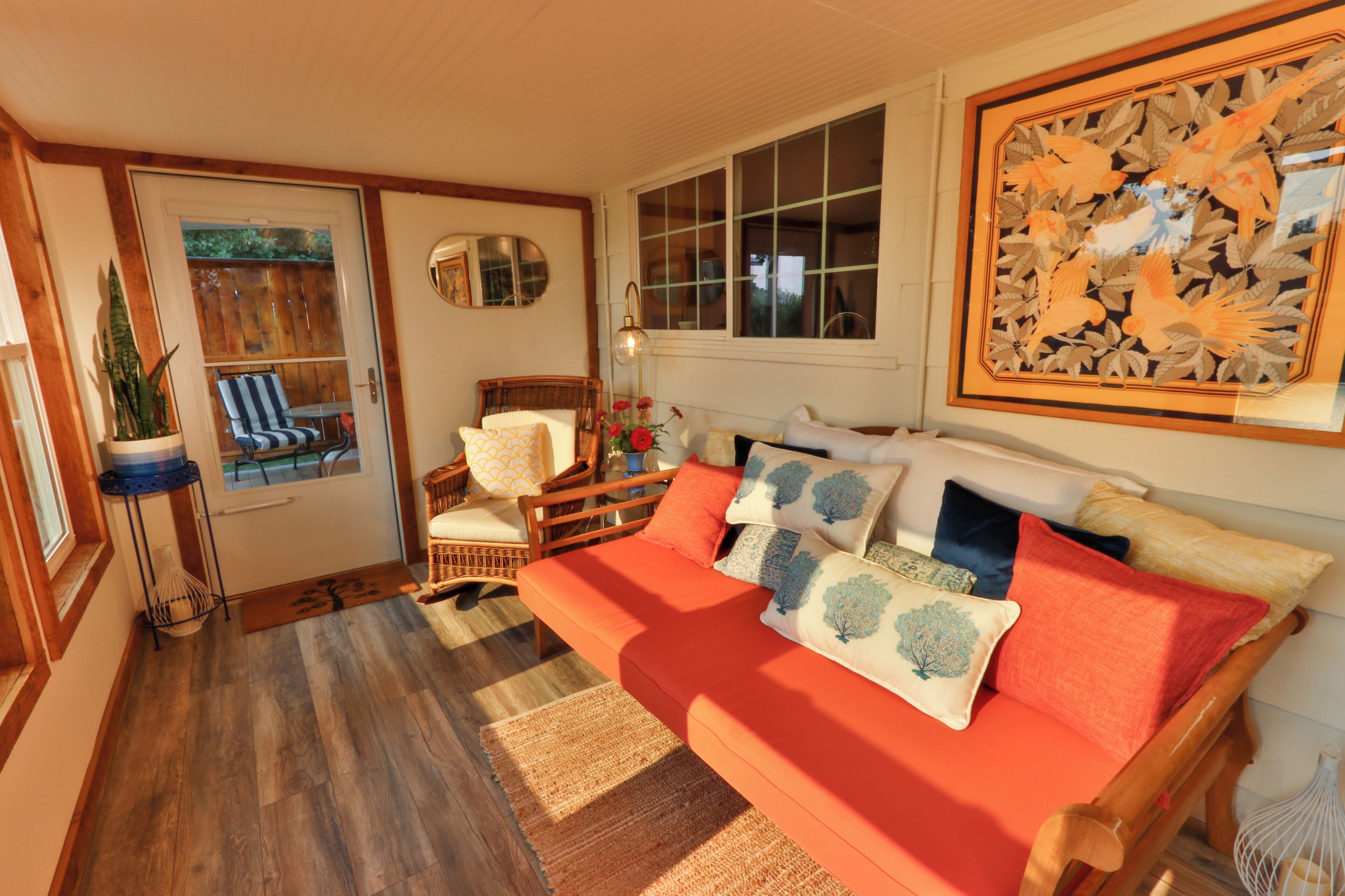 Smart TV, fireplace, DVD player, books
