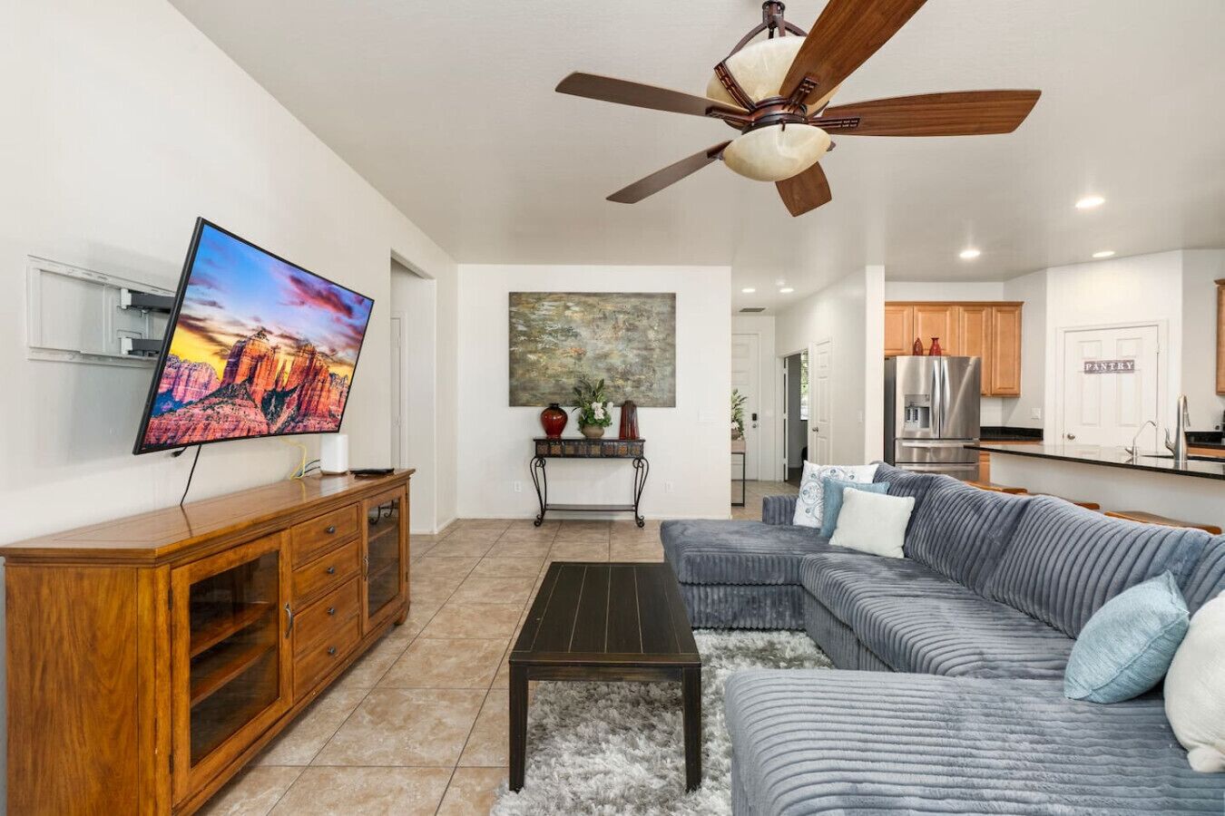 TV, fireplace
