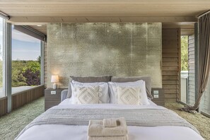 Iron/ironing board, WiFi, bed sheets - Luxury Farm Stay in Mount Macedon | Resort-Style Living in Nature, sleeps 12 (Mount Macedon)