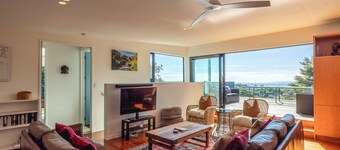 Hekereua Heights - Spa & Ocean Views