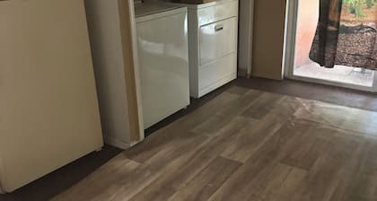 Cozy 1-bedroom resort in delightful Orlando
Master suite with en-suite showers
