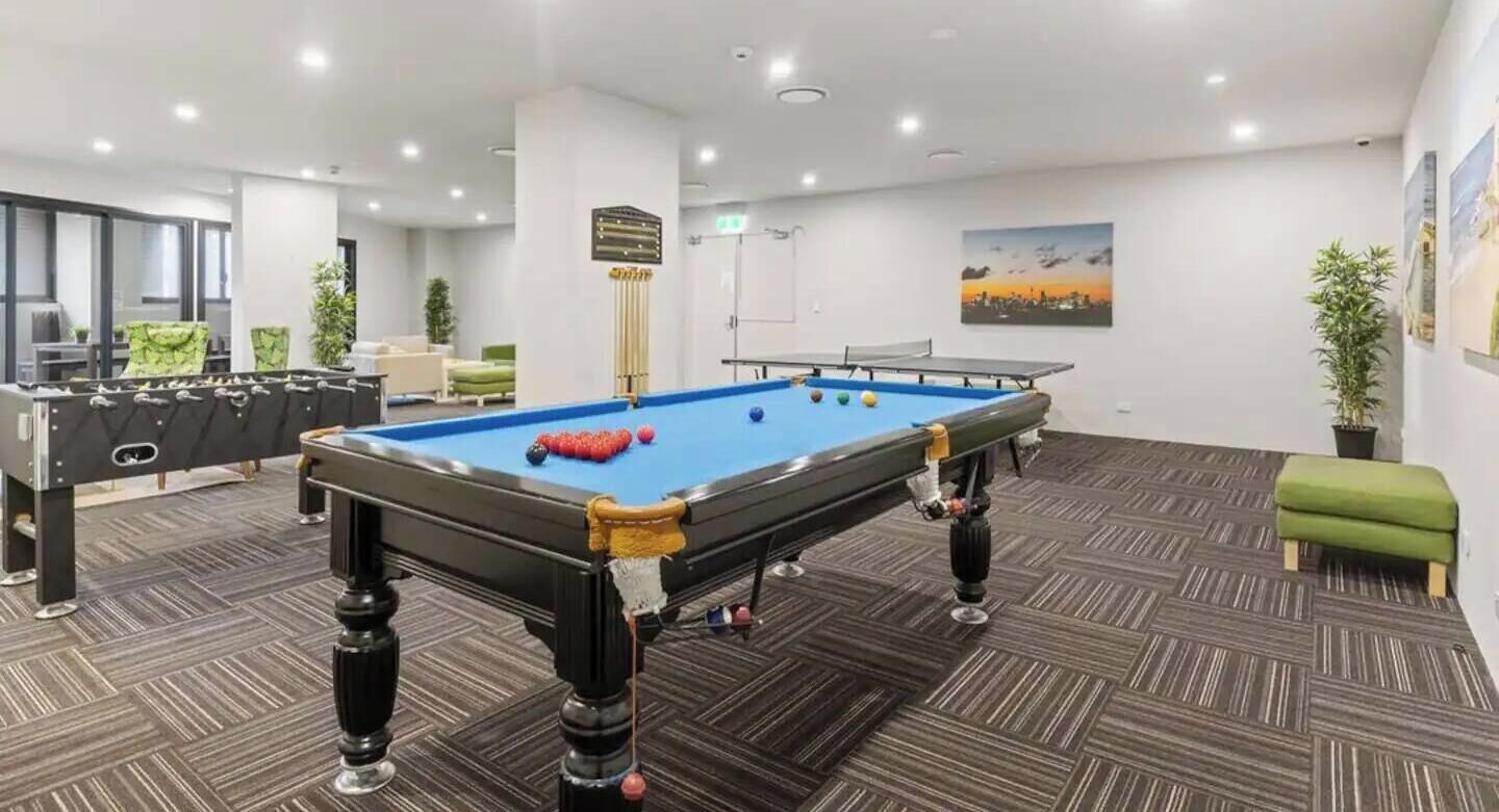 Beautiful Studio With City Views In Randwick - Randwick