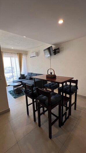 Dining - Vallarta Style: Cozy, Central and Safe Apartment (Puerto Vallarta)