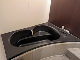 Bañera y ducha independientes, artículos de tocador gratuitos