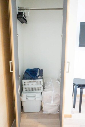 1 bedroom, WiFi, bed sheets - Great Sale! 4 min walk from Tanabe station on Subway Tanimachi line / 31 sq.m. on 5th floor for rent / Max 5 people can stay opt-06 (大阪市東住吉区北田辺)