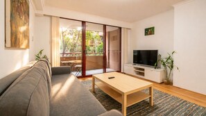 Smart TV - Modern 2B Apartment in the Heart of Sydney CBD (Sydney)