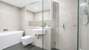 Shower, hair dryer - Eastgardens 2BR/2BA | 2 Parking + Shops (Eastgardens)