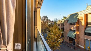 Property grounds - The Rocks 1BR + Workspace | Bridge View & Balcony (The Rocks)