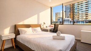Iron/ironing board, WiFi, bed sheets - Olympic Park 2BR/2BA | Skyline View + Parking (Sydney Olympic Park)