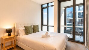 Iron/ironing board, free WiFi, bed sheets - Spacious 2BR/2BA | Balcony, Parking, Marina Sq (Sydney Olympic Park)