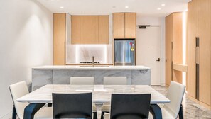 Dining - 2BR by Circular Quay | The Rocks + Free Parking (The Rocks)