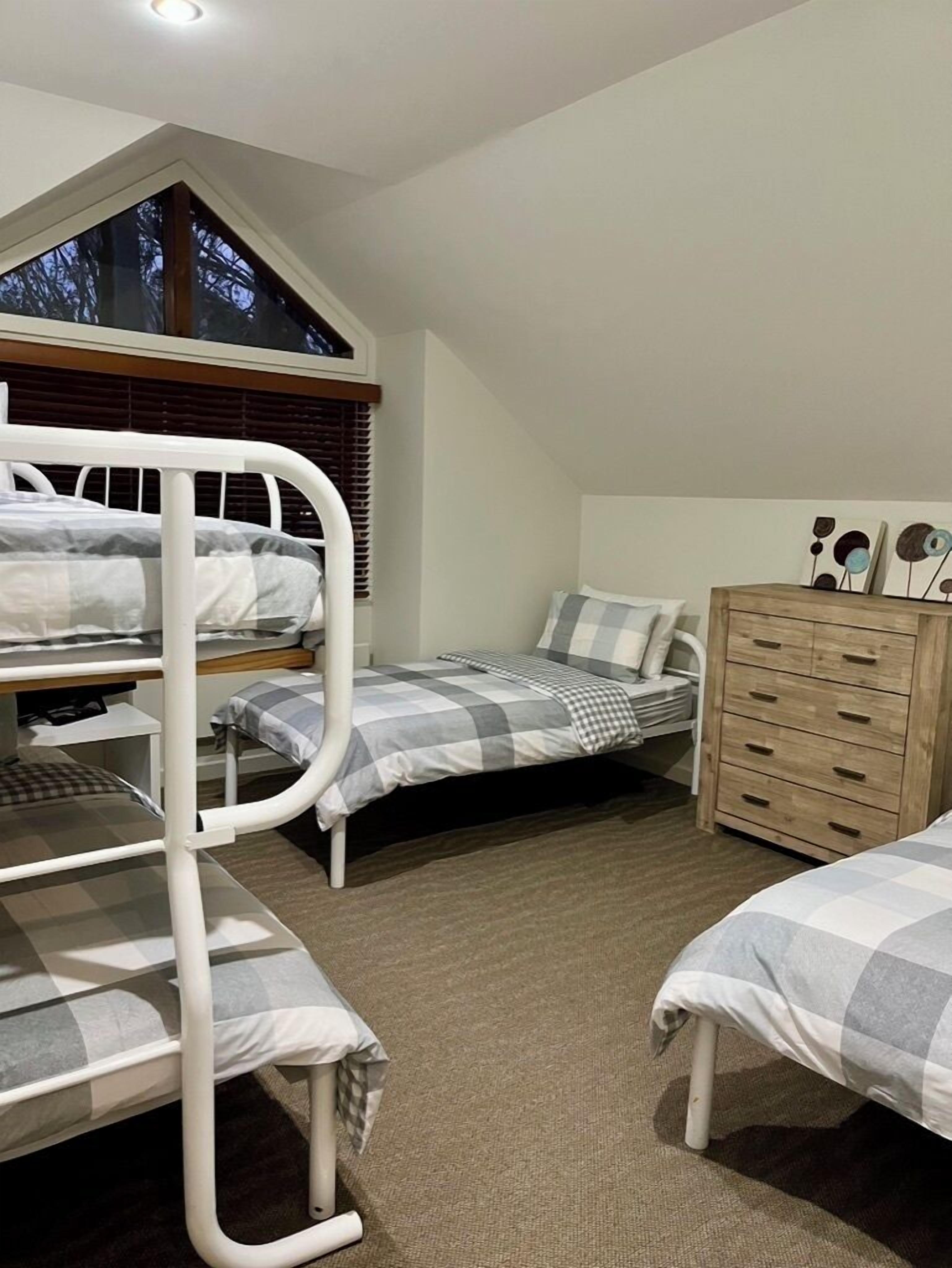 3 bedrooms, WiFi, bed sheets