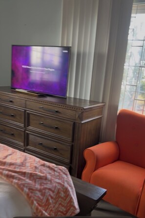 Iron/ironing board, WiFi, bed sheets - Serene Luxe 3BR Home – Family Friendly MoBay Stay (Montego Bay)