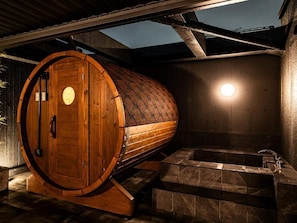 Sviitti, parveke, näköala puistoon (TYPE E,With High Barrel Sauna) | Kylpylä
