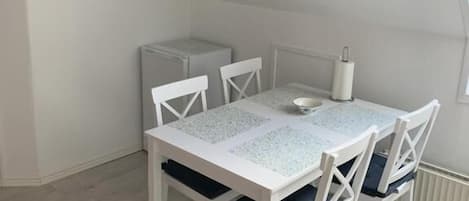 Appartement, patio, vue ville | Restauration