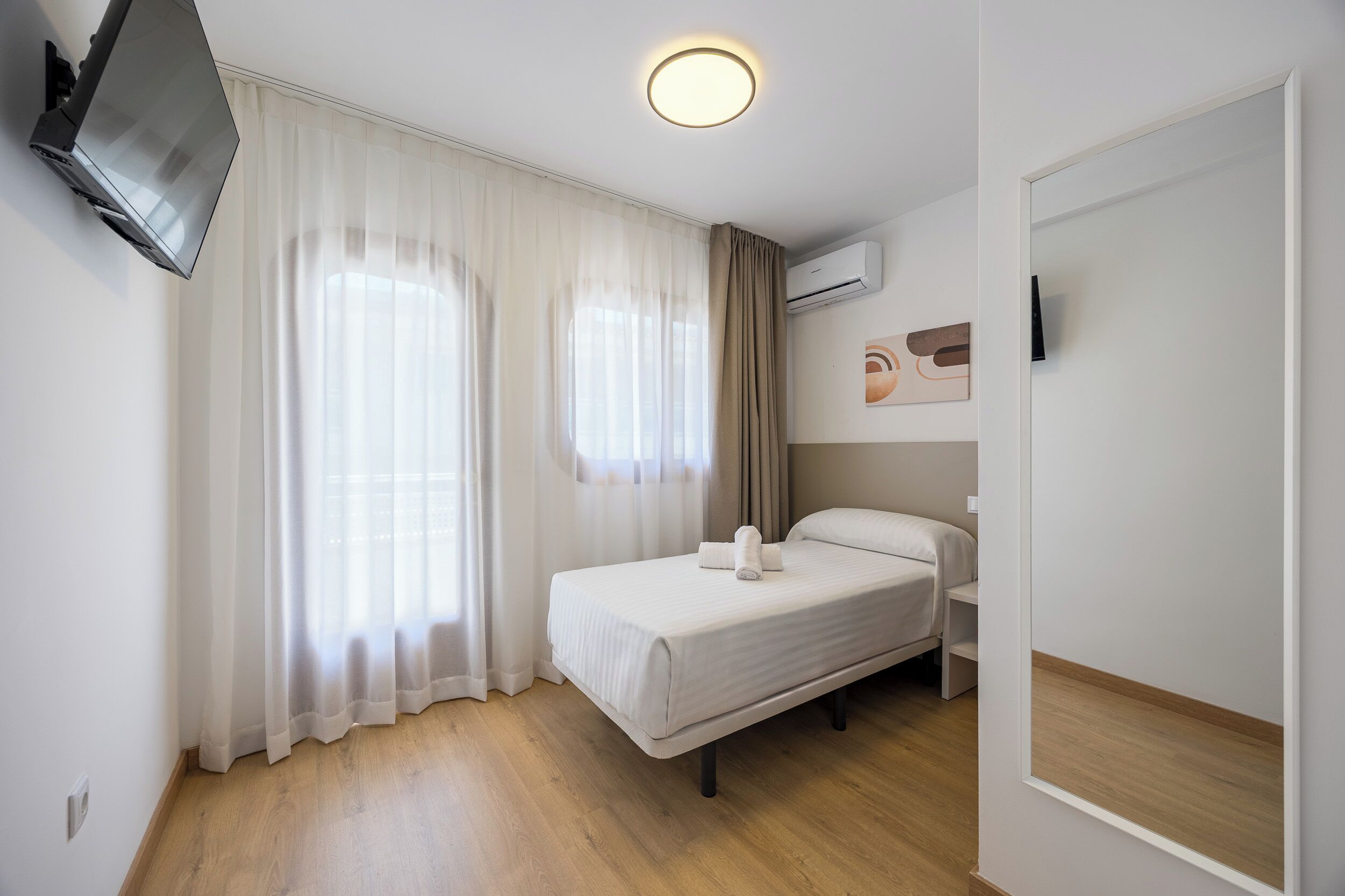 Basic Single Room, Balcony | In-room safe, free WiFi