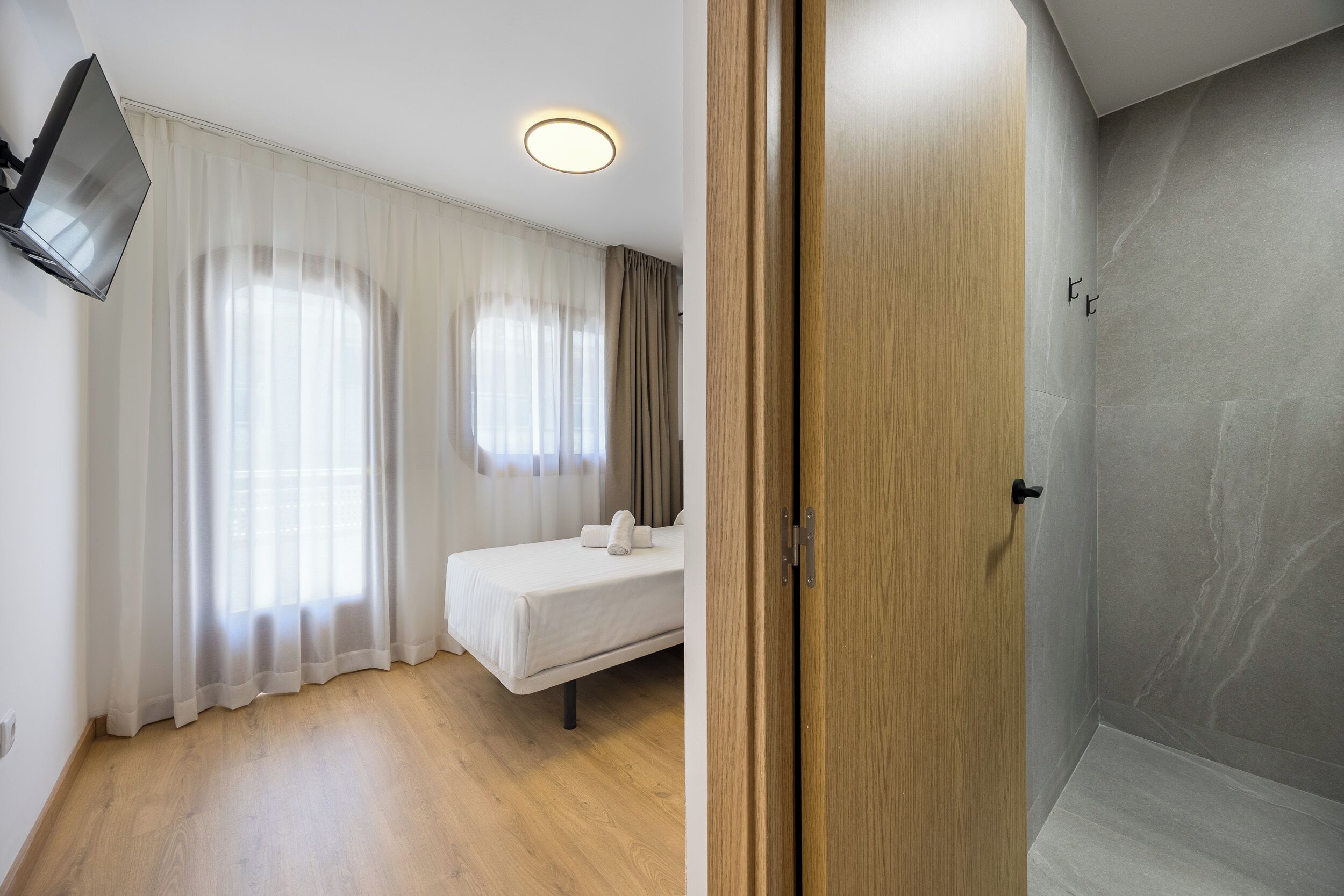 Basic Single Room, Balcony