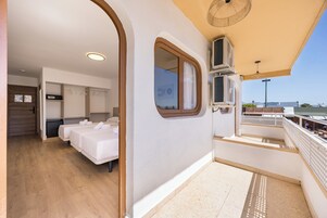 In-room safe, free WiFi