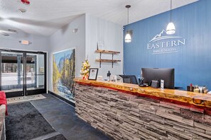 Lobby - Eastern Inn Snowy Ridge Suite (Conway)