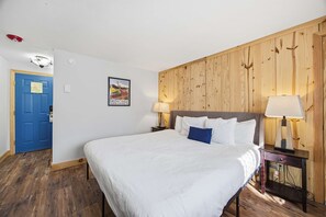 WiFi, bed sheets - Eastern Inn Powder Trail Suite (Conway)