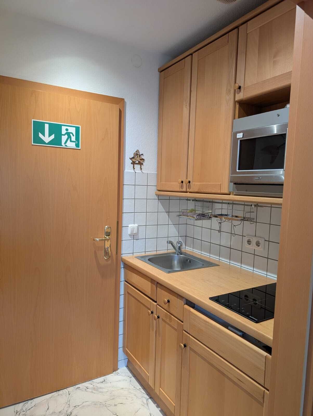 Fridge, stovetop, coffee/tea maker, toaster
