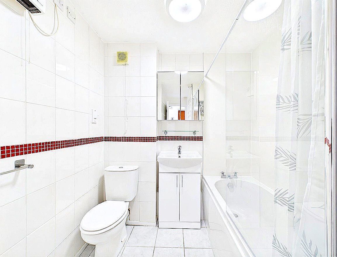 Handtücher, Seife, Toilettenpapier