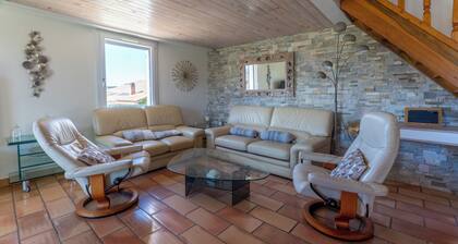 Riad Provençale, with swimming pool, near a village located between sea and mountains.
