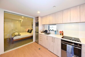 Microwave, oven, stovetop, dishwasher - Relaxing Christchurch Base near the CBD (Christchurch)