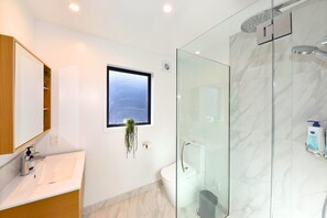 Hair dryer, towels - Central Christchurch Base for Your Stay (Christchurch)