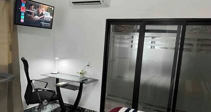 EXECUTIVE ROOM 1 IN LÁZARO CÁRDENAS - COMFORTABLE MATRIMONIAL BED.