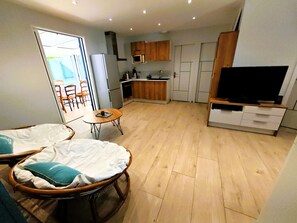 Fridge, microwave, oven, stovetop - La Pause Jardaise near beaches (Jard-sur-Mer)