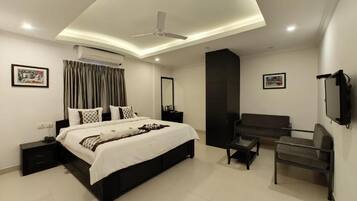 Classic Double Room, City View | In-room safe, soundproofing, iron/ironing board, free WiFi