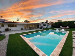 Pool - Pool Home Near Downtown Palm Springs Sleeps 6 (Palm Springs)