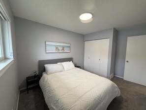 3 bedrooms, in-room safe, iron/ironing board, free WiFi