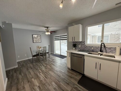 3BR, Entire townhome | Parking | Near QE2, shopping malls | 10min to YEG airport