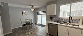 3BR, Entire townhome | Parking | Near QE2, shopping malls | 10min to YEG airport