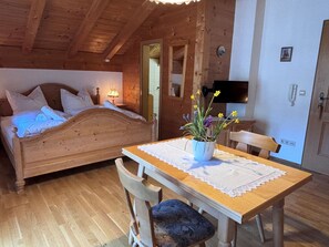 Room - Kienbergblick Vacation Rental for 2 people, 1 living room/bedroom, 40 m² (Inzell)
