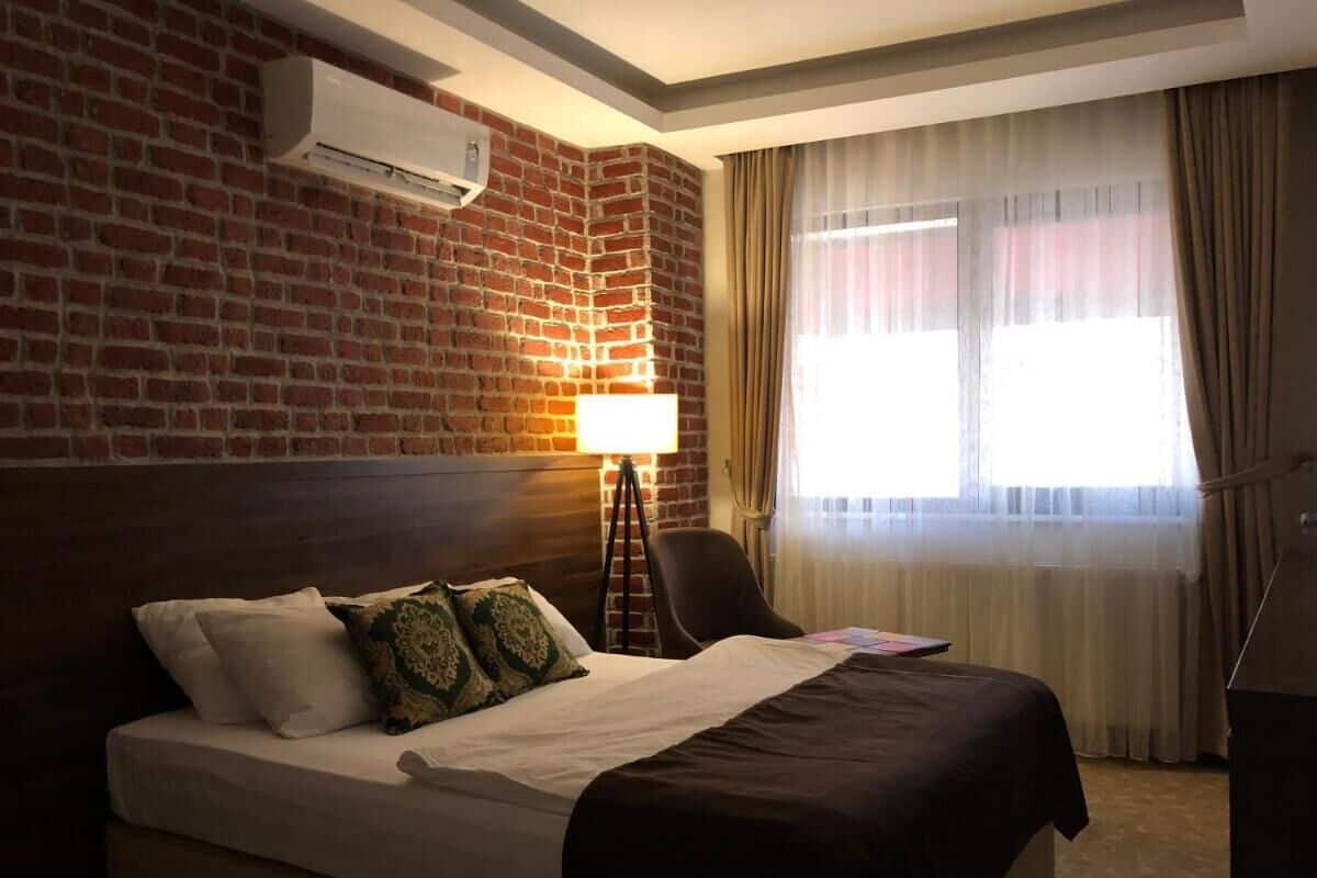 In-room safe, desk, laptop workspace, free WiFi