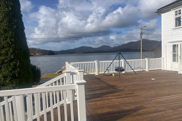 Property grounds - 12 person holiday home in Masfjordnes (Masfjordnes)