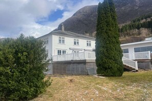 Exterior - 12 person holiday home in Masfjordnes (Masfjordnes)