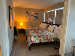 2 bedrooms, iron/ironing board, WiFi - Waikiki condo/2 bedroom/FREE parking /4beds (Honolulu)