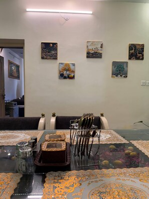 Appartamento Luxury, vista collina | Ristoranti