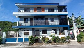 Exterior - Stay at Diez R4, Deluxe Queen room and Mountain View (Calamba City)