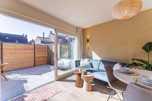 TV, offices - Holiday home in Koudekerke | Middelburgsestraat 44 (Koudekerke)