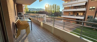 2 steps from the sea with terrace, double air conditioner - sleeps 4