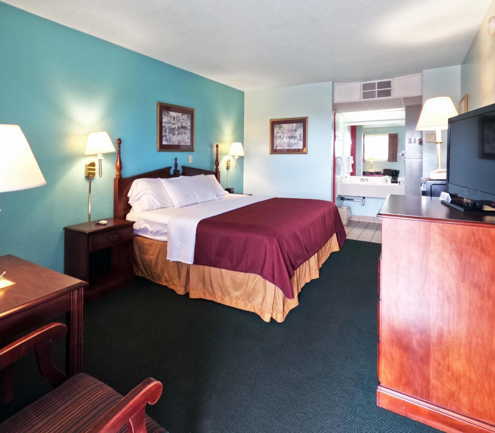 Single Room, 1 King Bed | Free WiFi